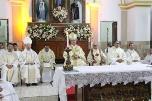 Read more about the article Noite histórica para igreja católica no Pajeú, com ordenação de padre e presença de dois bispos