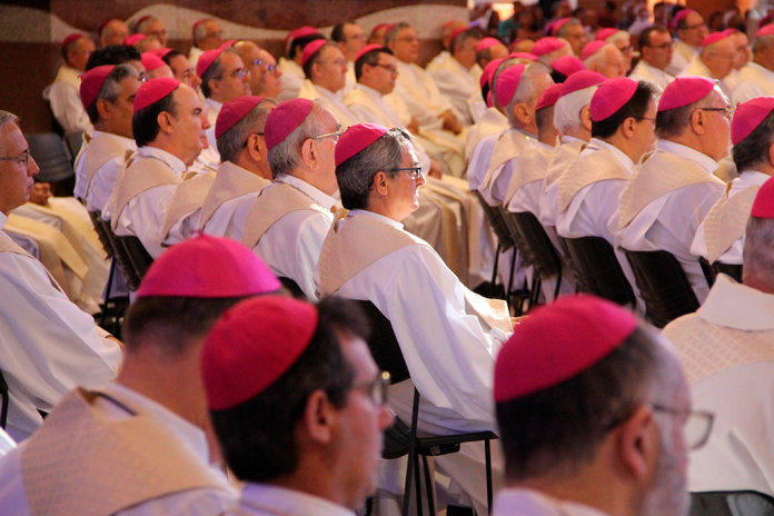 You are currently viewing Brasil tem 486 bispos, diz CNBB