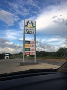 Read more about the article Enquanto em SJE a gasolina ainda custa mais de R$ 4, em Tabira e Afogados já tem posto com preço na casa dos R$ 3