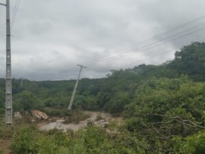 Read more about the article Chuvas em Sertânia deixa estação de captação da adutora do Pajeú sem energia, e população de SJE sofre com falta de água