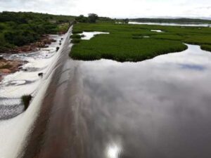 Read more about the article Boas chuvas na madrugada fazem 3ª maior reservatório da região sangrar pela segunda vez no ano