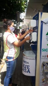 Read more about the article Vigilância Sanitária de SJE instalou lavatórios doados em frente a Caixa Econômica