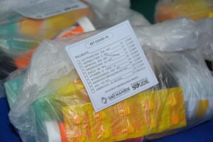 Read more about the article Na PB tem prefeitura distribuindo kits de remédio até com cloroquina para população