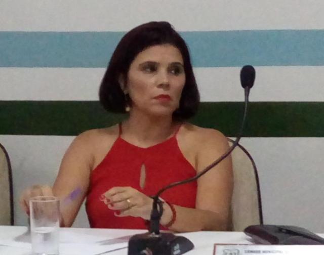 You are currently viewing Vereadora Ana Maria anuncia que não vai ser candidata em 2020 na Terra da Poesia
