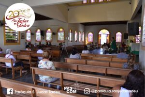 Read more about the article Igrejas católicas voltaram a ter fies participando presencialmente das missas no zonal do alto Pajeú nesse domingo (06)