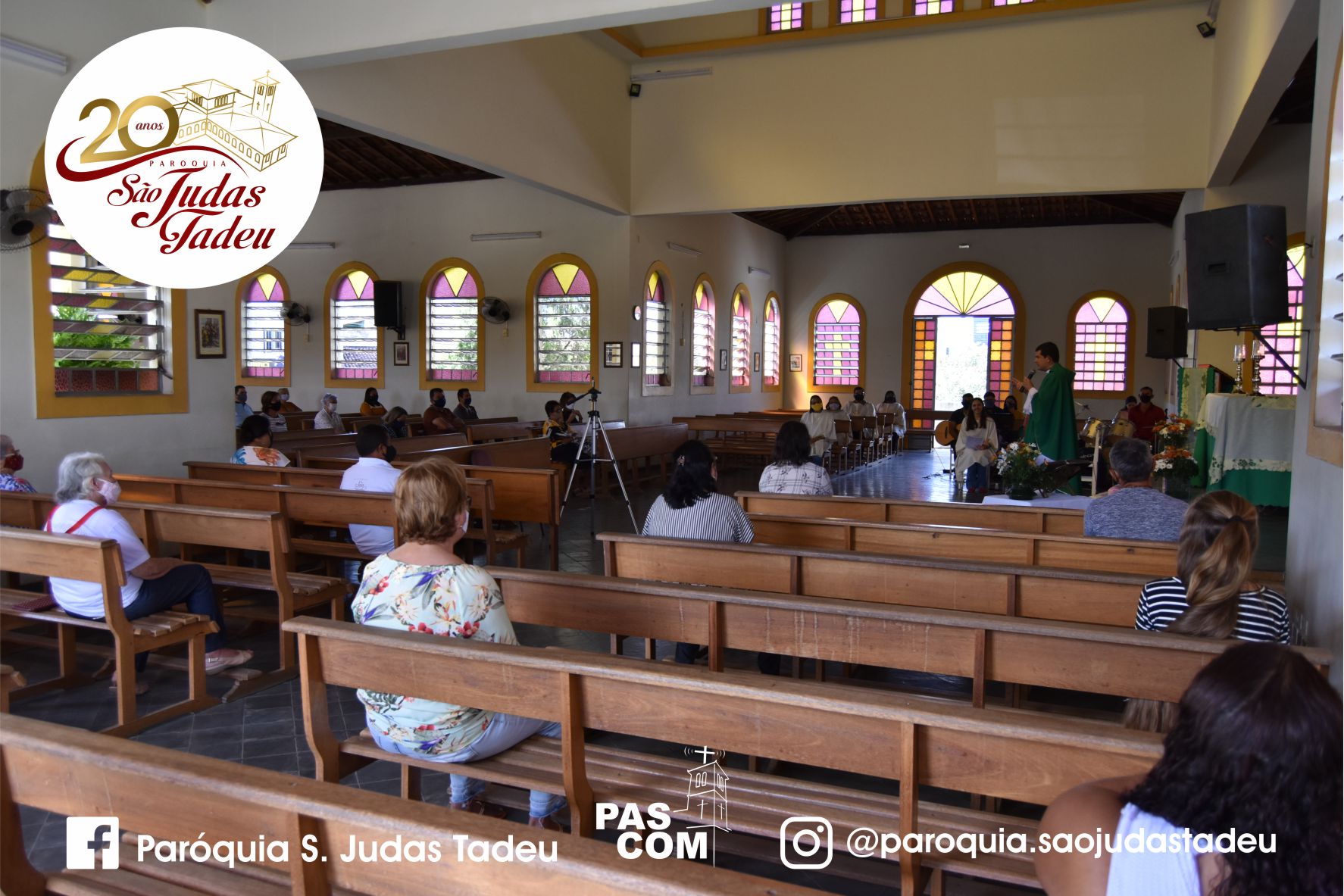 You are currently viewing Igrejas católicas voltaram a ter fies participando presencialmente das missas no zonal do alto Pajeú nesse domingo (06)