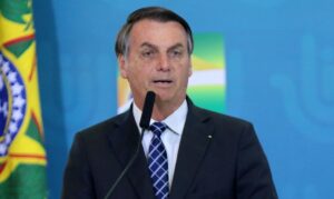 Read more about the article Bolsonaro diz que auxílio emergencial será de R$ 300 por mais 4 meses