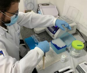 Read more about the article ‘Robô’ reforça investigação de crimes sexuais e contra a vida ampliando análises de amostras de DNA