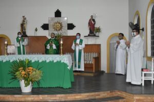Read more about the article 3 padres celebraram na 6ª noite da Festa de São Judas Tadeu