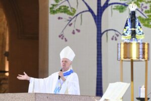 Read more about the article ‘Não deixai que nosso Brasil se perca nas chamas’, diz arcebispo em sermão do dia da padroeira na Basílica de Aparecida