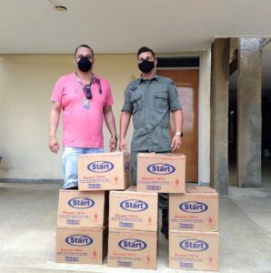 Read more about the article Estudantes do IF Sertão-PE distribuem kits com álcool gel produzidos no campus Serra Talhada