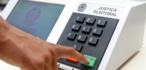 Read more about the article Maioria quer que eleições continuem a ser feitas com urna eletrônica, diz Datafolha