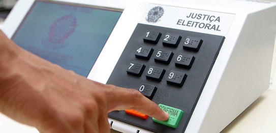 You are currently viewing Maioria quer que eleições continuem a ser feitas com urna eletrônica, diz Datafolha