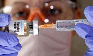 Read more about the article Sintomas leves após vacina contra Covid-19 mostram que sistema imunológico está trabalhando