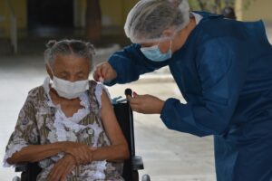 Read more about the article São José do Egito vai iniciar vacinação dos idosos com 82 anos ou mais a partir dessa quinta (25)