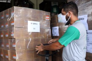Read more about the article Governo de Pernambuco começa a distribuir mais de 1,5 milhão de seringas aos municípios