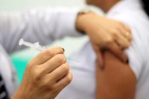 Read more about the article Em uma semana, 43.441 pessoas foram vacinadas contra a Covid-19 em Pernambuco