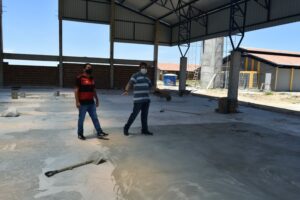 Read more about the article Secretário de Educação vistoriou construção da quadra da Escola São José