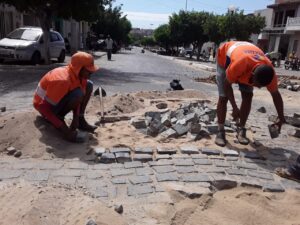 Read more about the article Operação tapa buraco é realiza em ruas de São José do Egito