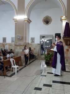 Read more about the article 2ª noite da Festa do padroeiro São José teve Pe. Clodoaldo Fernando presidindo a missa