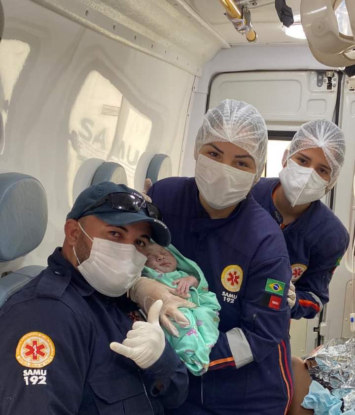 Mulher dá à luz dentro de ambulância do SAMU na Serra do Teixeira