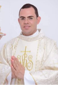 Read more about the article Padre da Diocese de Caruaru morre afogado depois de salvar duas pessoas no interior de PE