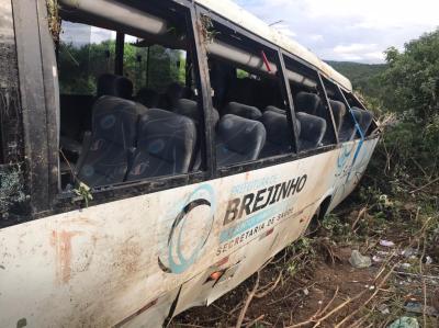You are currently viewing Acidente com ônibus do TFD de Brejinho mostra que cinto de segurança salva vidas