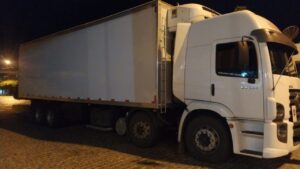 Read more about the article Polícia recupera caminhão roubado em Itaíba, próximo a Tuparetama