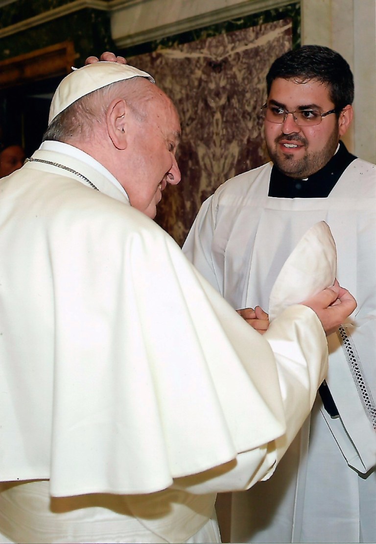 You are currently viewing Pajeuzeiro de Afogados da Ingazeira será ordenado padre, pelo Papa
