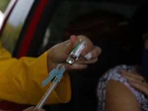 Read more about the article Hospital do Paraná registra mortes por Covid-19 de funcionários que se recusaram a tomar vacina