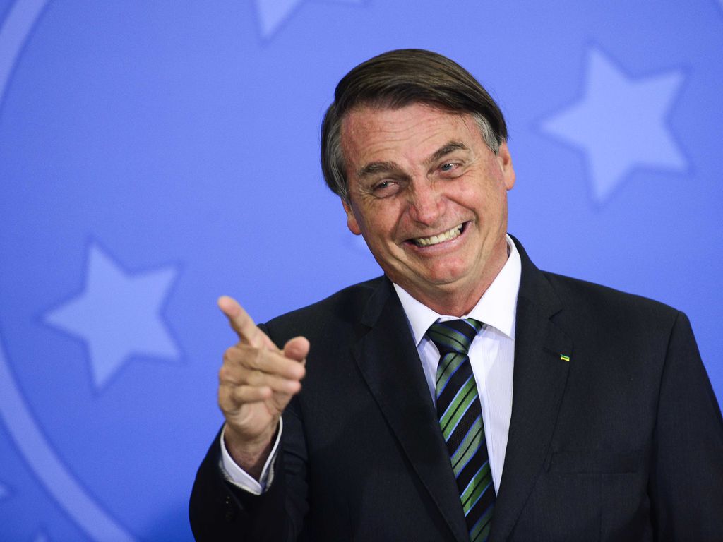 You are currently viewing Salários de Bolsonaro e de ministros da república vão aumentar