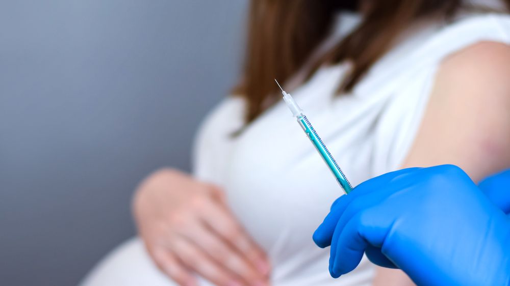 You are currently viewing Anvisa recomenda suspender vacinação da AstraZeneca em grávidas