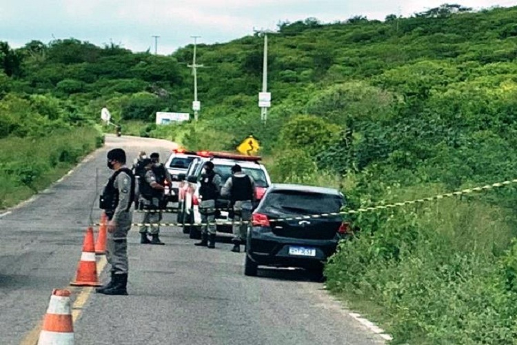You are currently viewing Homens encontrados mortos na Serra de Teixeira dentro de carro eram de Pernambuco