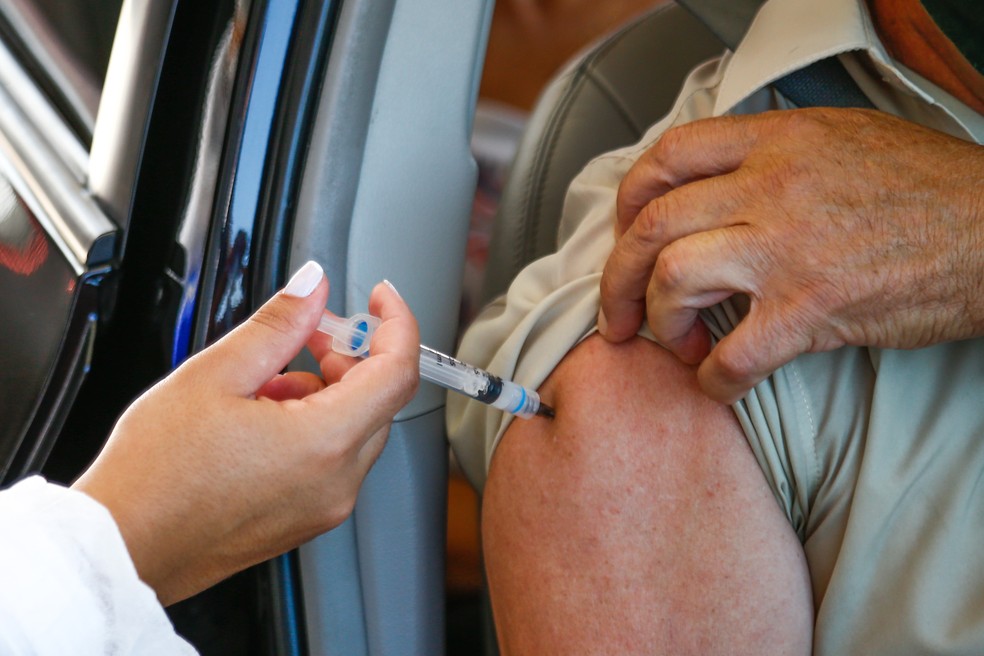 You are currently viewing Vacinação no Brasil: 6 estados têm menos de 10% de sua população totalmente imunizada contra a Covid