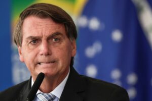 Read more about the article Urna eletrônica já deu 115 milhões de votos ao clã Bolsonaro e garantiu 76 anos de salários