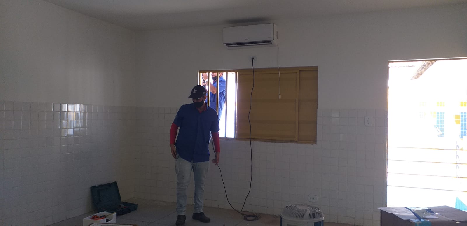 Read more about the article Aparelhos de ar-condicionado começaram a ser instalados nas escolas municipais de SJE