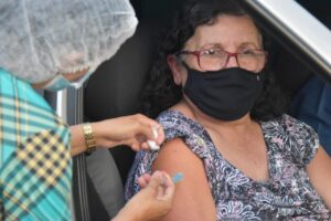 Read more about the article São José do Egito se aproxima de 50 mil doses de vacina contra covid-19 aplicadas