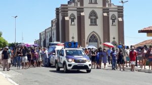 Read more about the article Sob comoção, centenas participaram de enterro do jovem itapetinense assassinado no Recife depois de um assalto