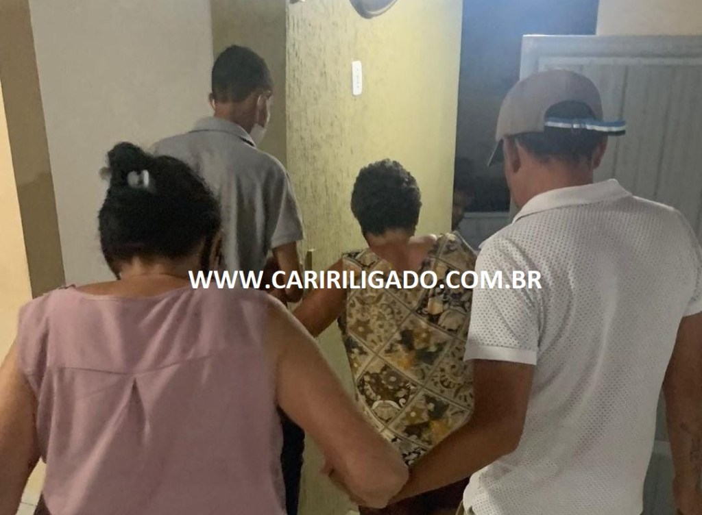Read more about the article Justiça liberta mulher que tentou entrar maconha em garrafa térmica na Cadeia de Monteiro