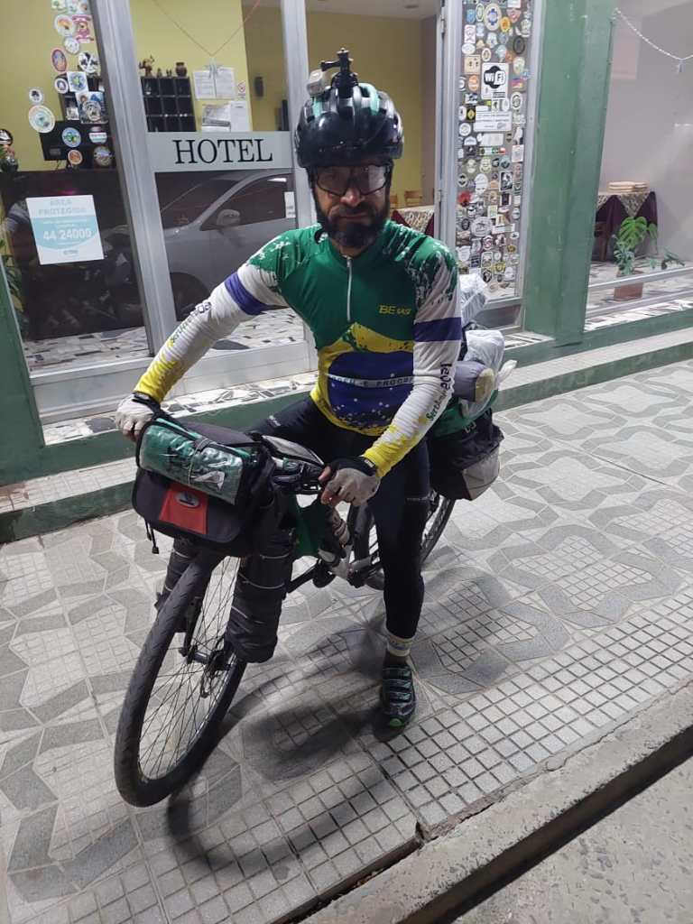 Read more about the article O ciclista do Pajeú que vai passar a virada do ano na Argentina