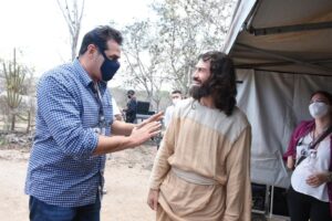 Luciano Szafir chega em Nova Jerusalém para gravar filmes publicitários da Paixão de Cristo 2022