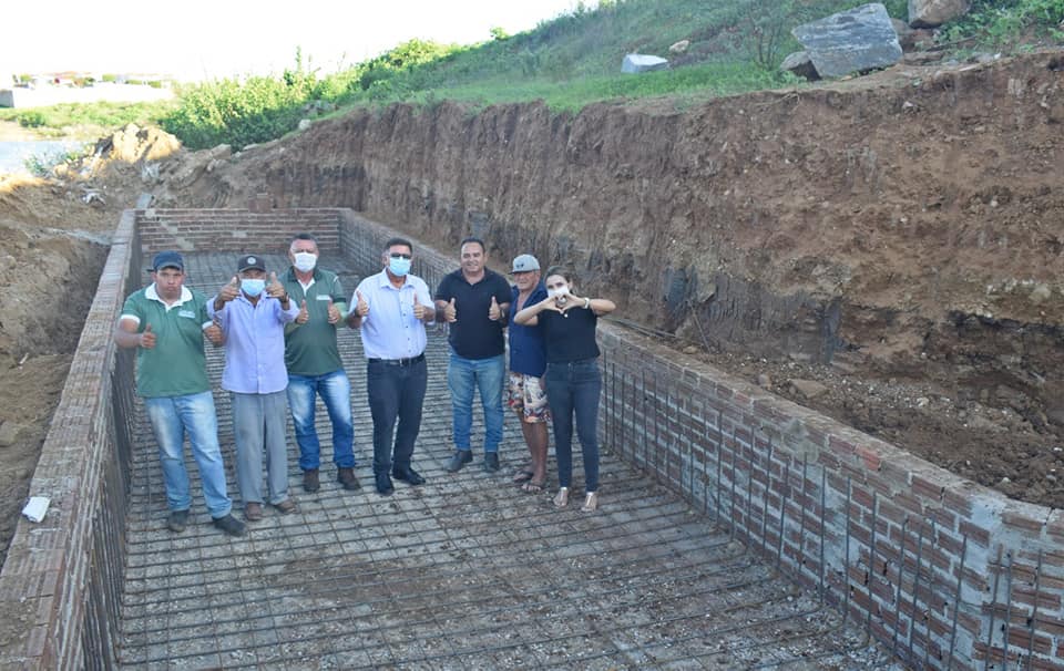 Prefeitura de Itapetim constrói muro de contenção no sangradouro do açude de São Vicente