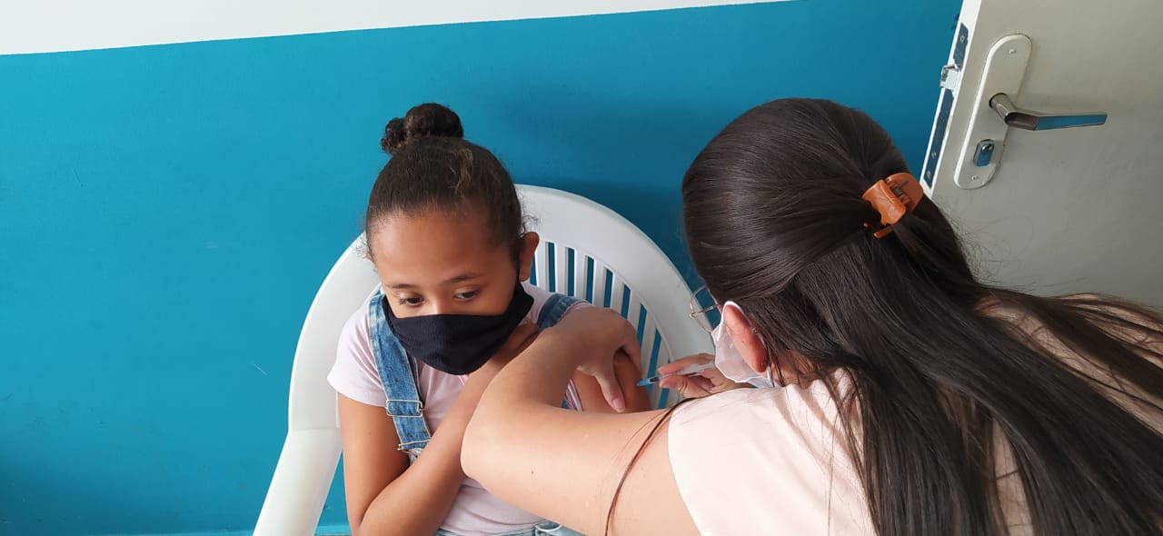 São José do Egito começou vacinação das crianças de 05 a 11 nesta quarta (19)