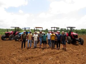 Read more about the article Prefeitura de Brejinho realizou mais de mil horas maquina de prestação de serviço aos agricultores em 2022
