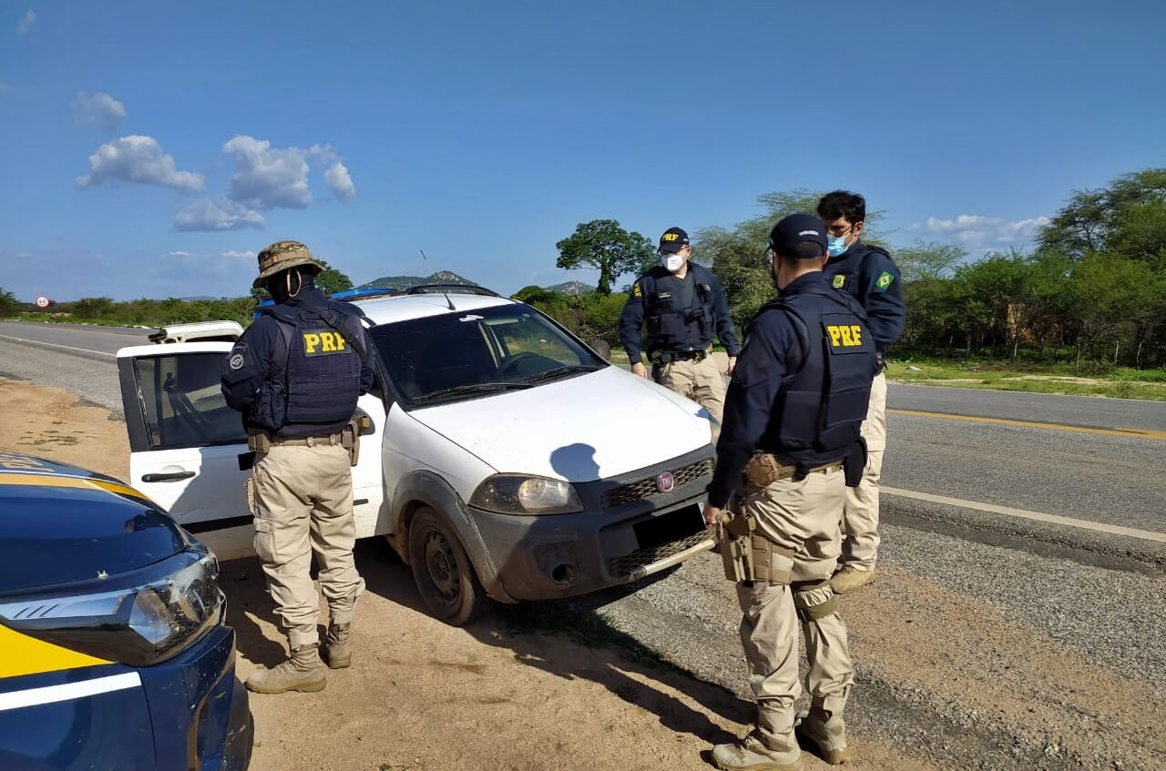 You are currently viewing Veículo roubado há nove anos no Ceará foi recuperado pela PRF na PB