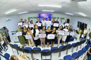 Read more about the article Prêmio Expressão do Pajeú foi entregue a poetas, empresários, políticos e empreendedores nesta quinta (07) em SJE