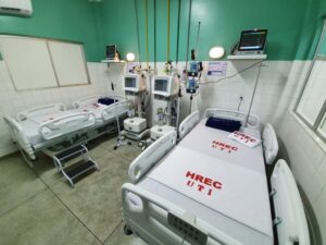 Read more about the article Depois de dois anos de pandemia, Hospital Regional Emília Câmara zera atendimentos por covid-19