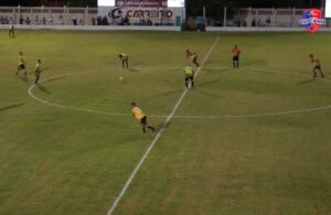 Read more about the article Copa Carreiro de Futebol começa com 7 gols em dois jogos e Estádio lotado em São José do Egito