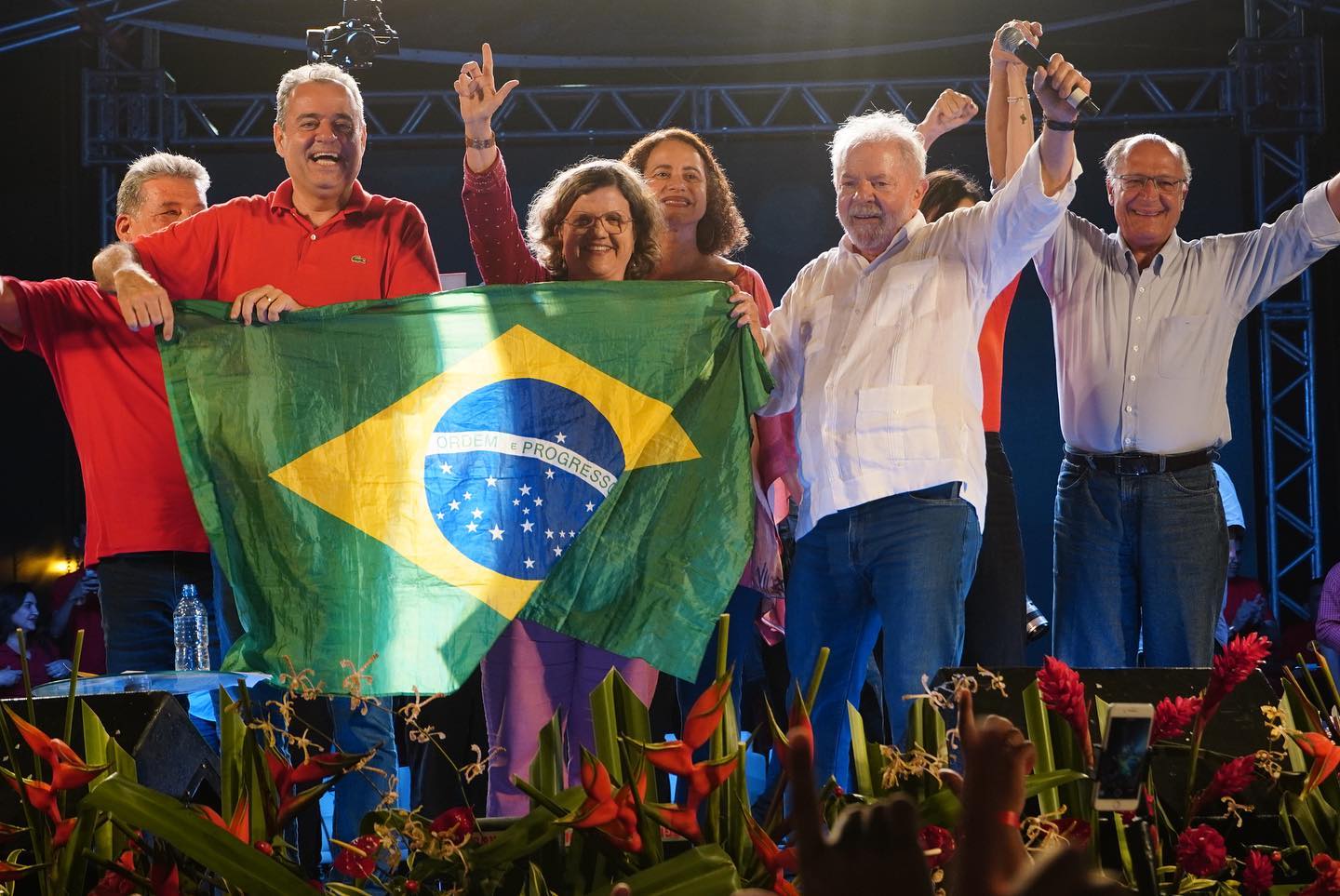 Lula defende Danilo Cabral em visita a Pernambuco