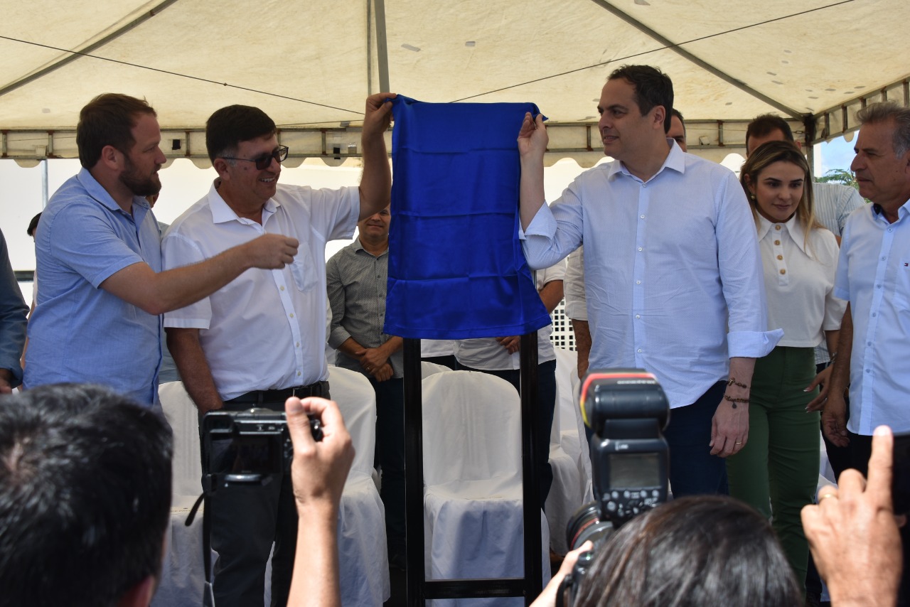 Piedade recebeu pela 1ª vez governador do Estado; Paulo Câmara entregou rodovia José Soares
